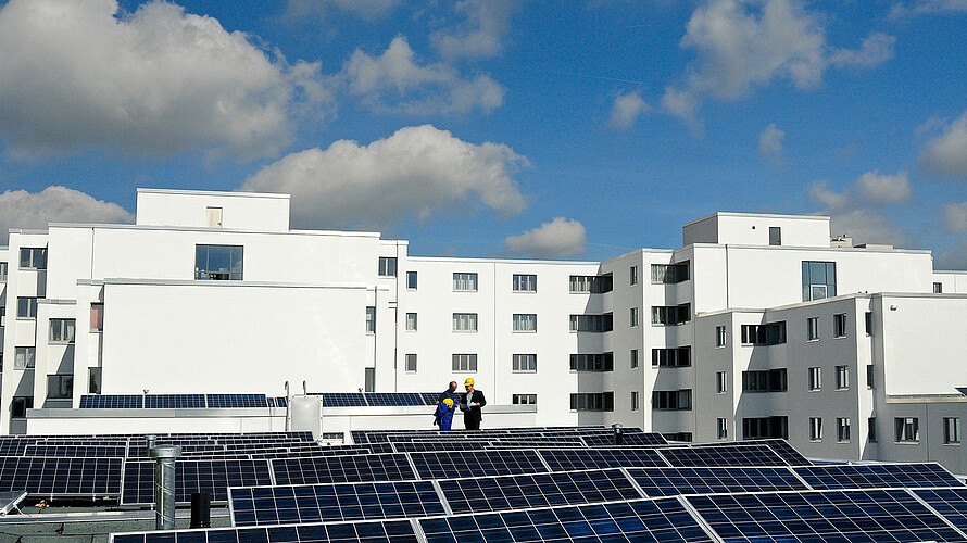 Photovoltaikanlage auf dem Dach des Feuchtwangerweg in der Gropiusstadt